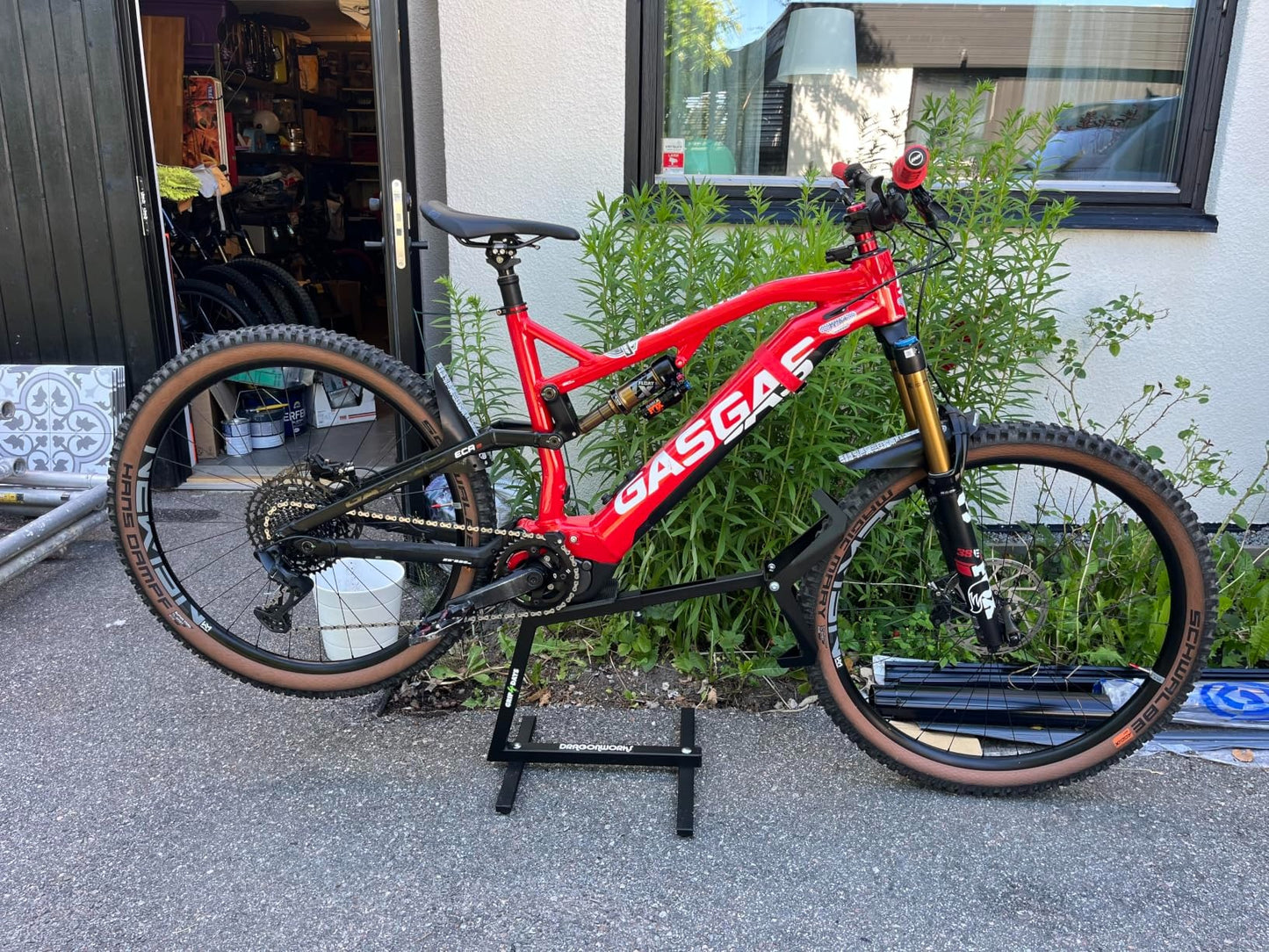 E-Bike Stand — 45kg Capacity, Rotating Rear Wheel, Fits 27.5-29 Inch Bikes