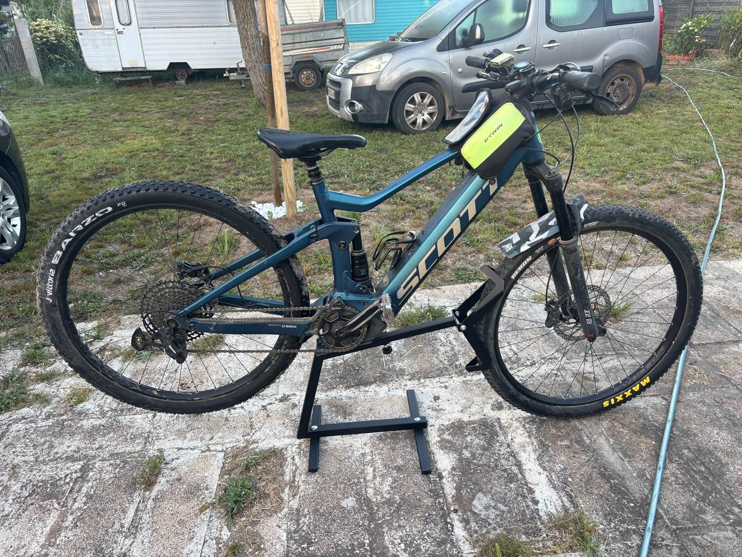 E-Bike Stand — 45kg Capacity, Rotating Rear Wheel, Fits 27.5-29 Inch Bikes